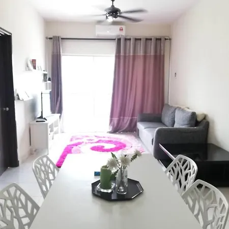 Ijanina Homestay Bandar Puncak Alam Exterior photo
