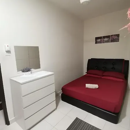 Ijanina Homestay Bandar Puncak Alam Exterior photo