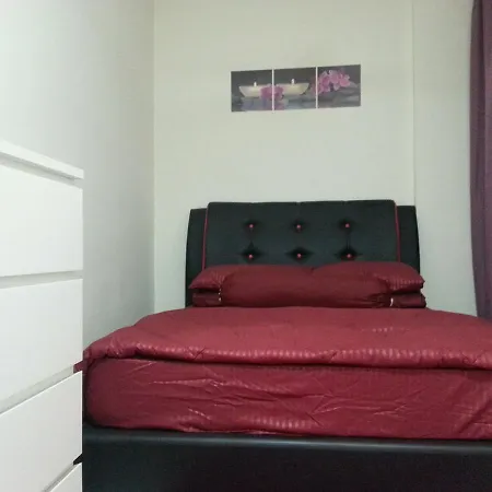 Ijanina Homestay Bandar Puncak Alam Exterior photo