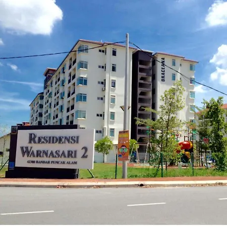 Ijanina Homestay Bandar Puncak Alam Exterior photo