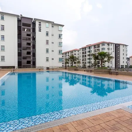 Ijanina Homestay Bandar Puncak Alam Exterior photo